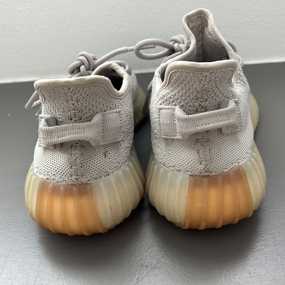 Yeezy Boost 350 V2 Sesame - size 8 - Picture 3 of 7